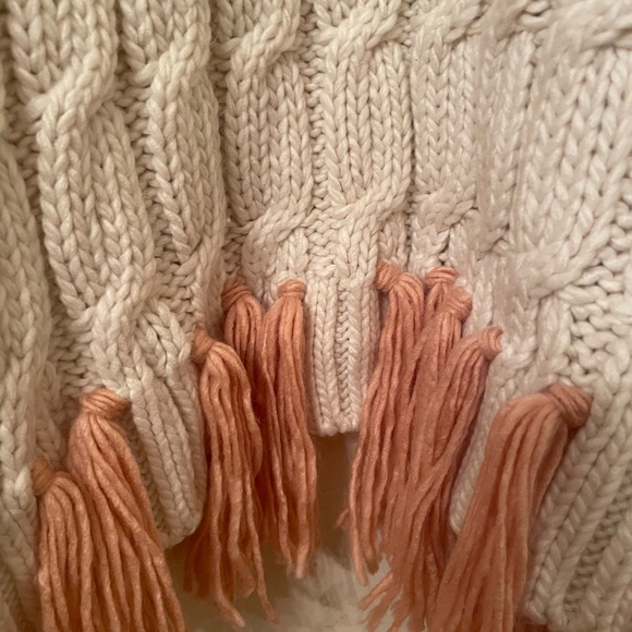 Beautiful Anthropologie Cream Tassel Cardigan One Size - Picture 8 of 11
